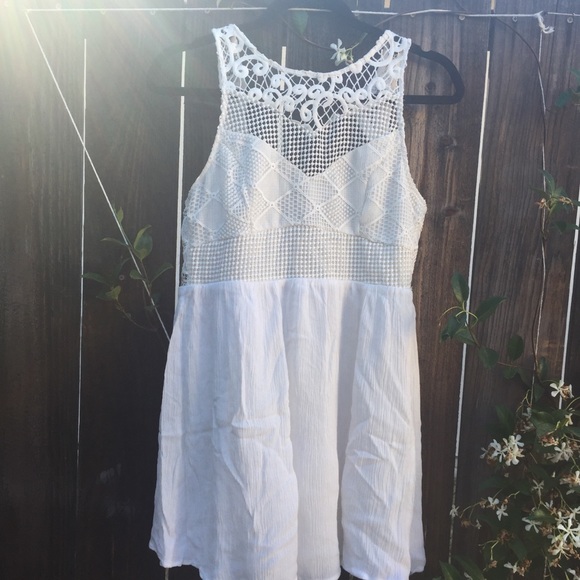 White Lace Mini dress - Picture 1 of 3